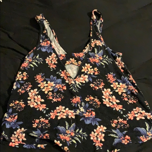 Floral tank - Picture 2 of 2
